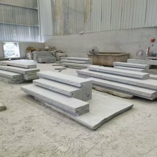 定西 整石台阶（大面火烧+侧面自然面），出货前厂内拼装