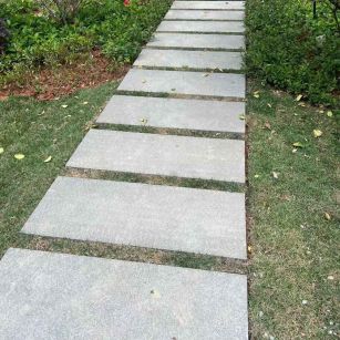 定西 芝麻黑小区踏步、汀步石铺装效果