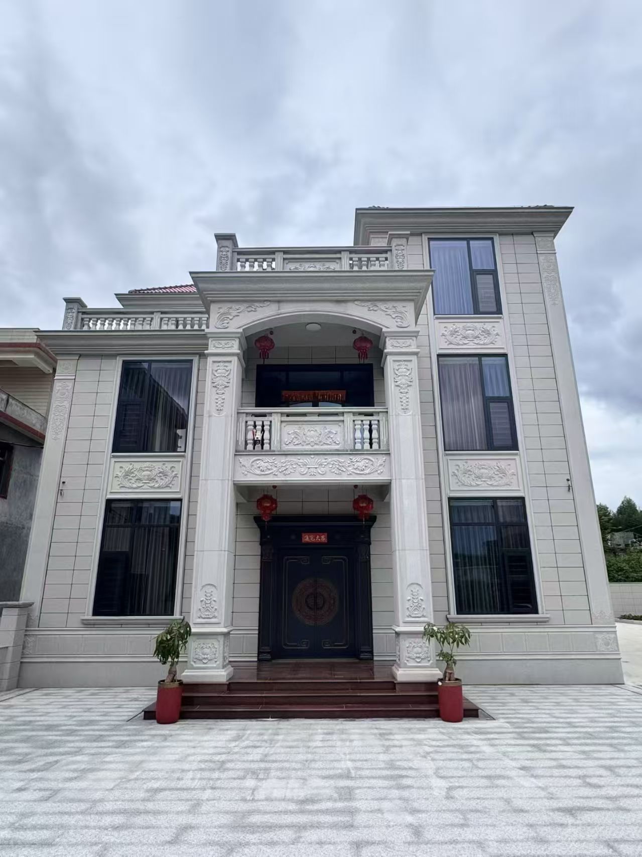 定西 芝麻白石材别墅干挂案例展示