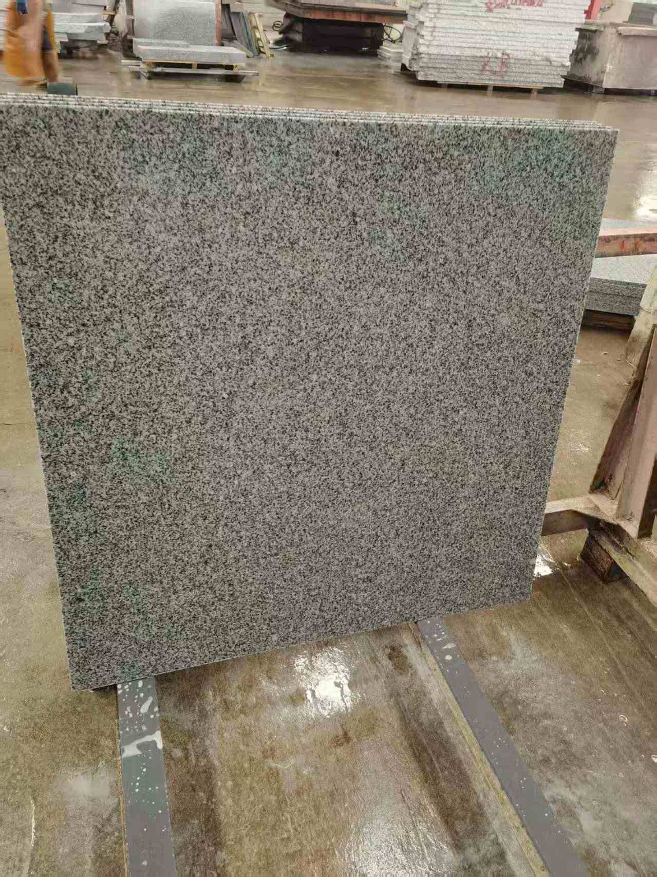 定西 芝麻白光面900*900，高地铁标准