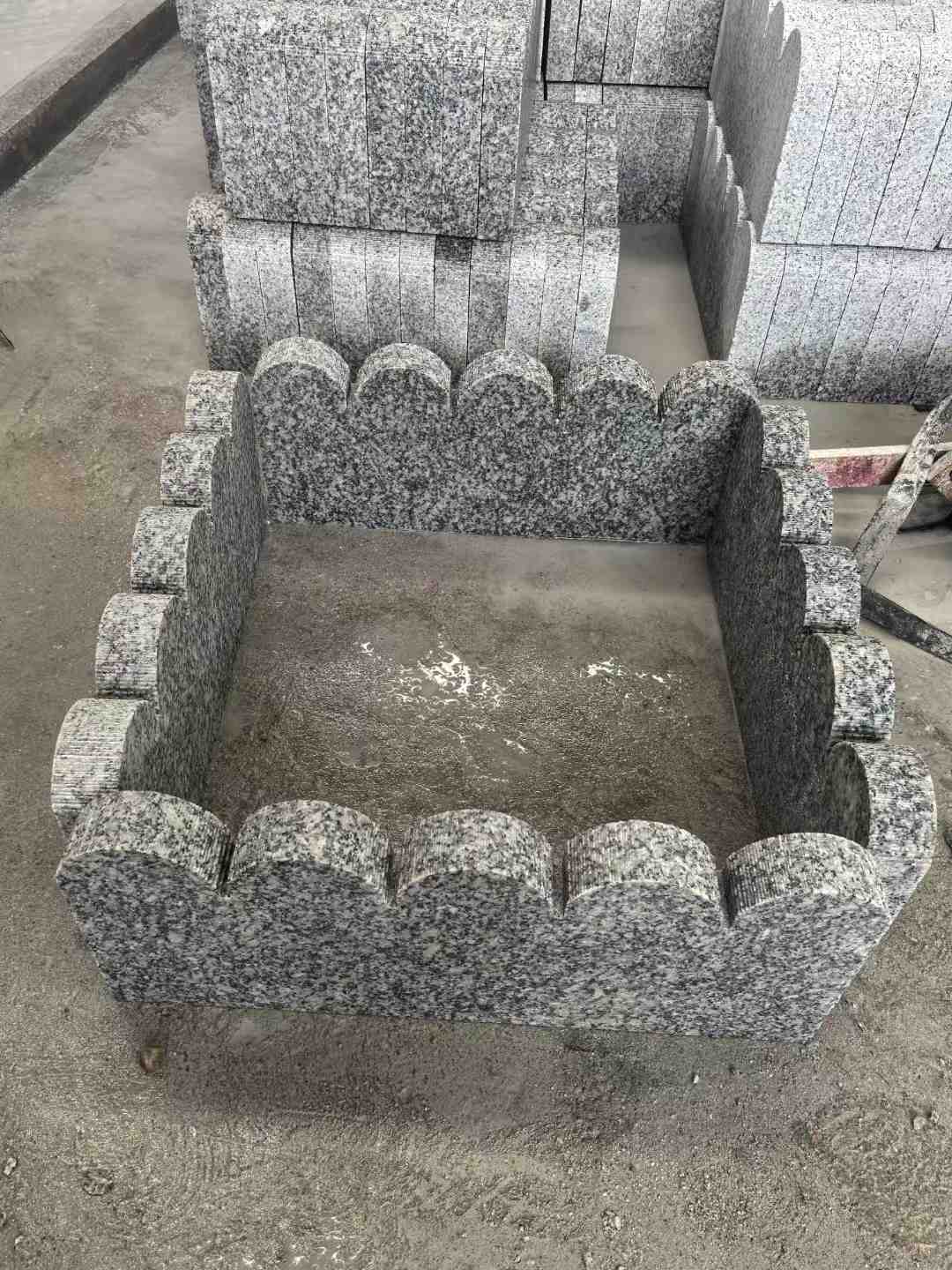 定西 花边石、花坛围栏石、花池界石、菜园栅栏石、镶边石、波浪状界石介绍
