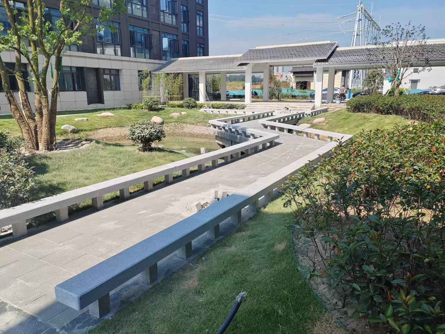 定西 芝麻灰小区坐凳&栏杆安装效果